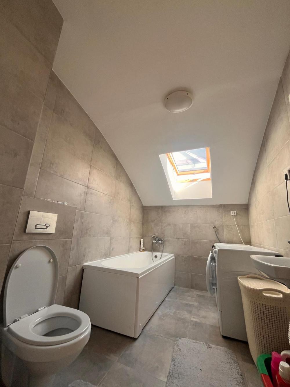 Slika 9 - Luksuzan kompletno opremljen petosoban stan 100m2, Novo Naselje, Bate Brkica 